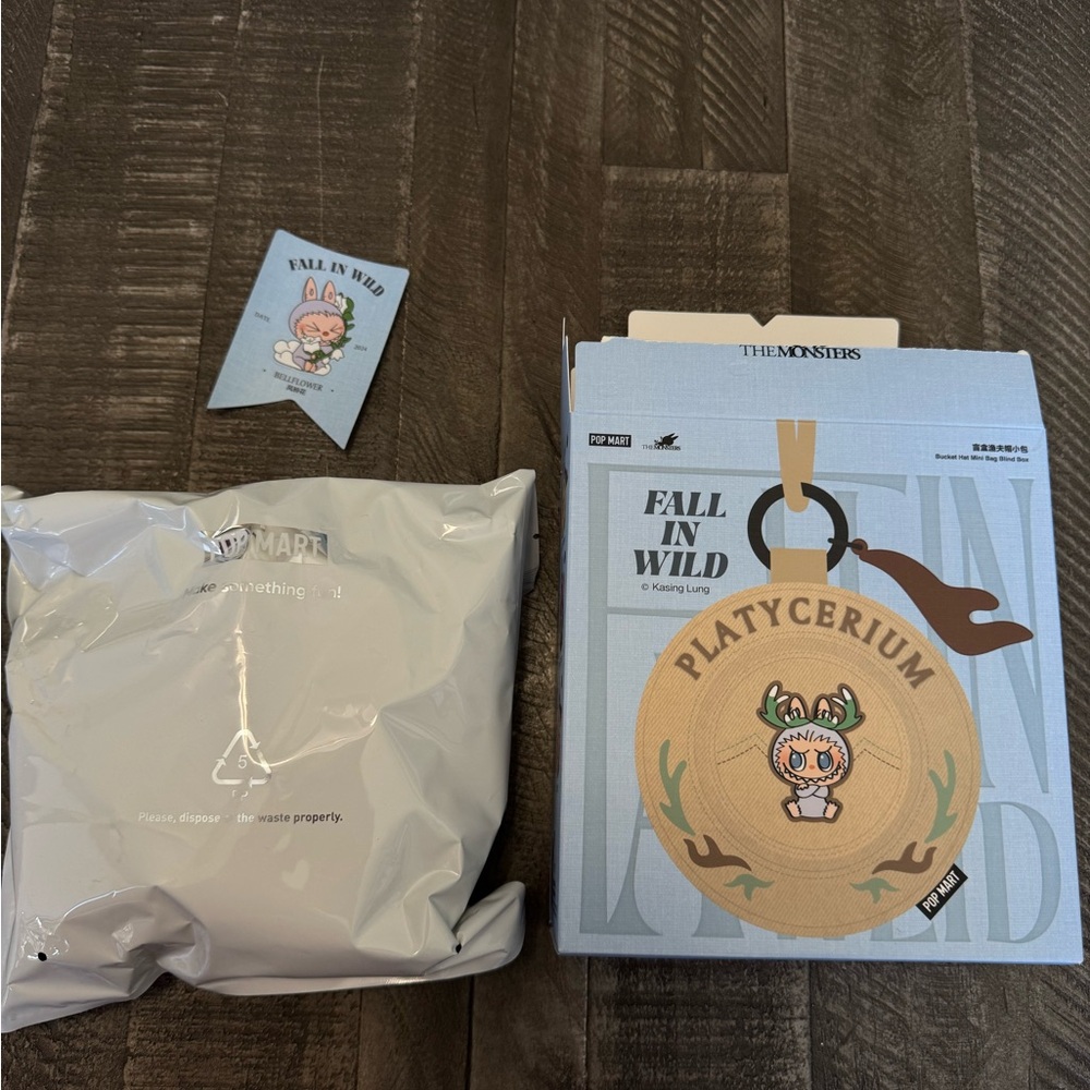 THE MONSTERS FALL IN WILD SERIES BUCKET HAT MINI BAG - BellFlower